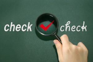 自分でおこなうと違法になるかもしれない浮気調査